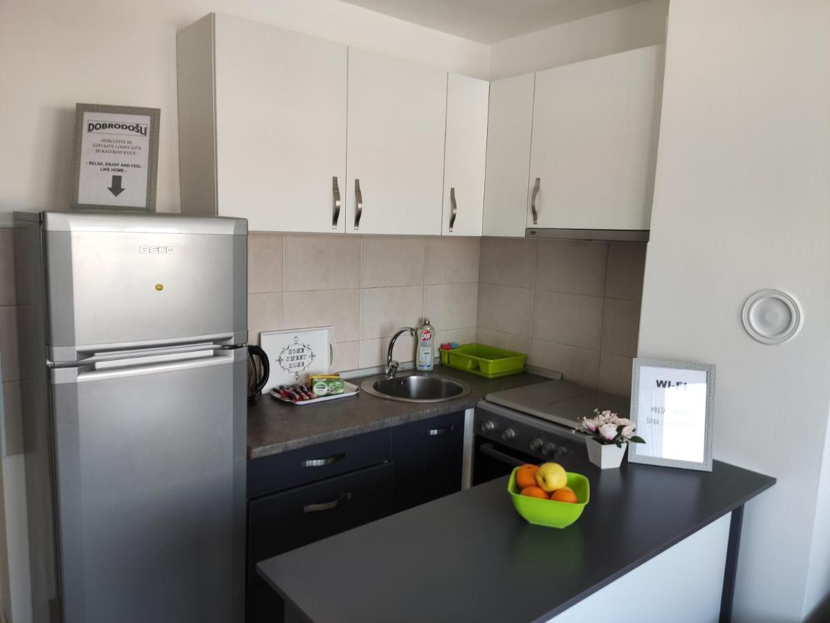 Apartmani Sarah 2 ทูซลา ภายนอก รูปภาพ
